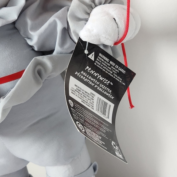 26" Pennywise Halloween Door Greeter - Picture 3 of 5